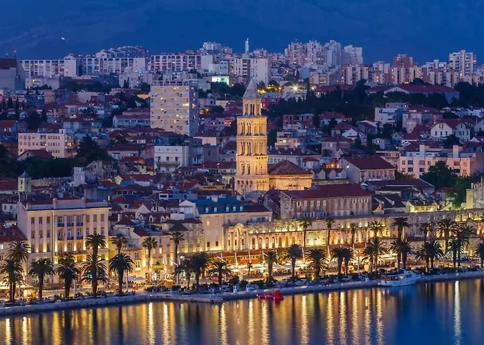 Lux Lariva, Center Of Daire Split
